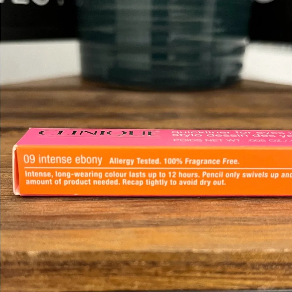 NIB Clinique quick liner for eyes “Intense Ebony” (09)